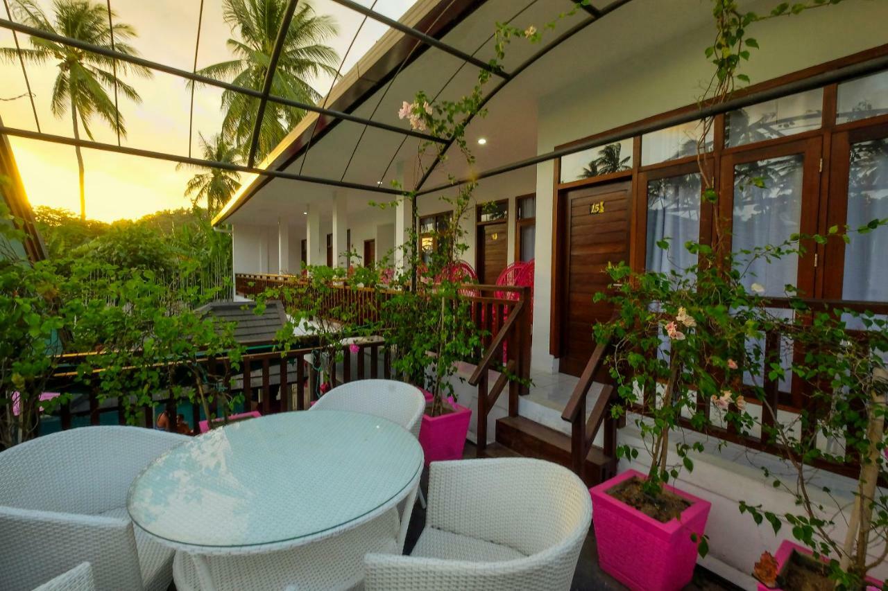 Lombok Senggigi Hotel Mangsit Exterior photo